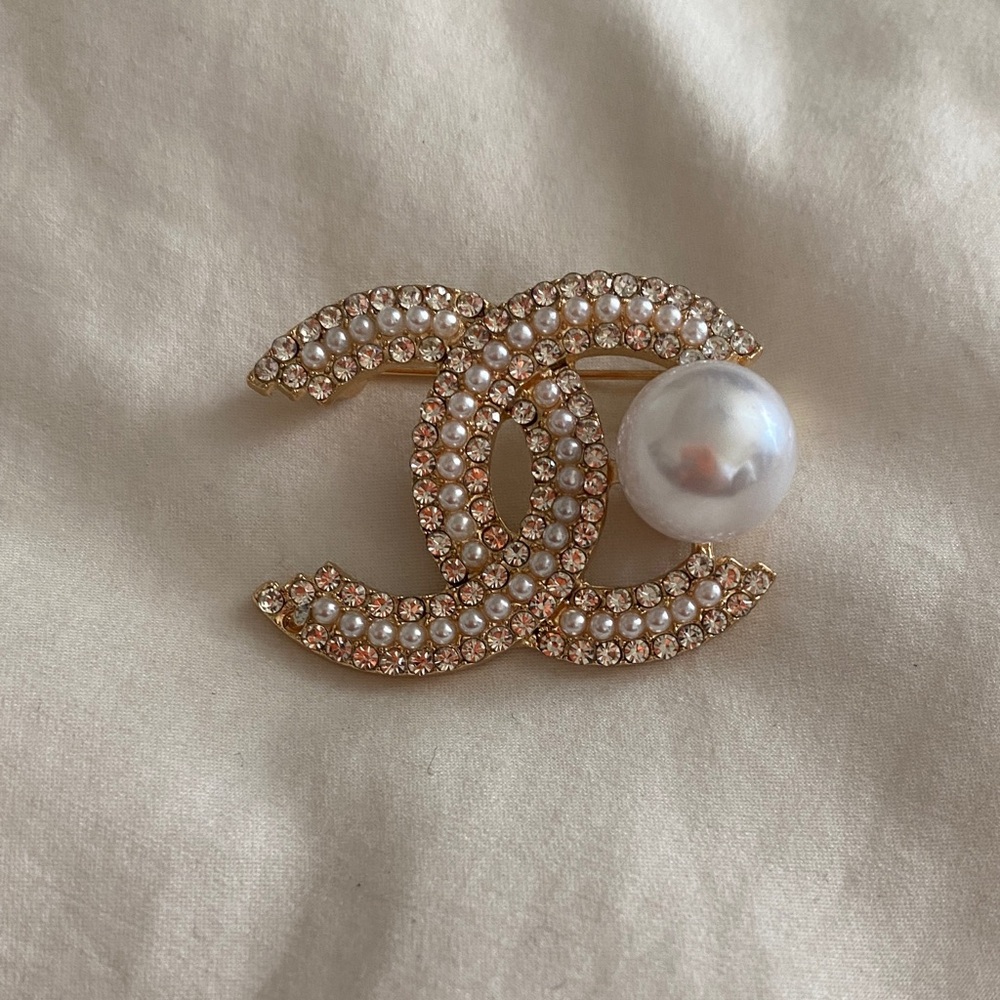 Brooch | Brand New Fashion Logo Brooch |